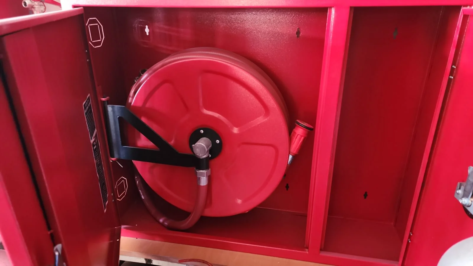 Standart Tip 30 mt Tüp Bölmeli Yangın Dolabı